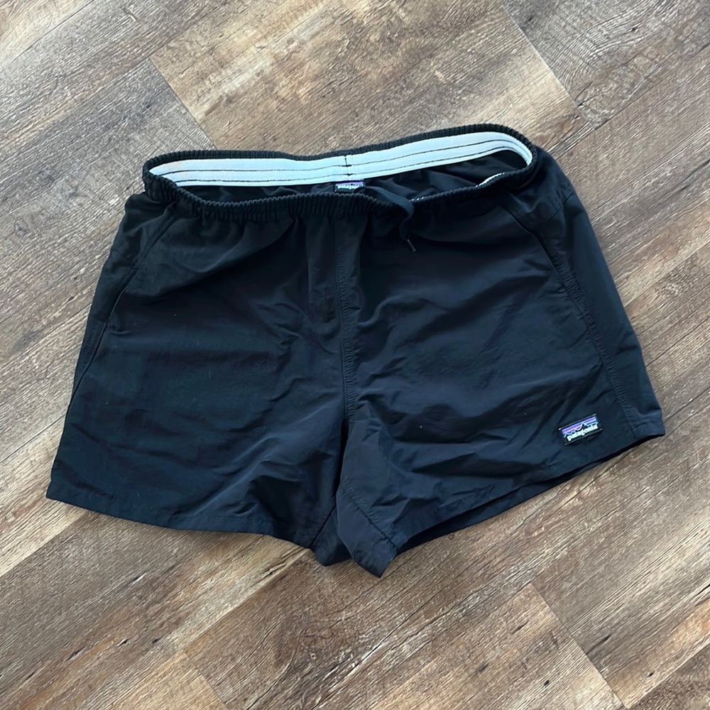 Patagonia Women’s Baggies, size Medium